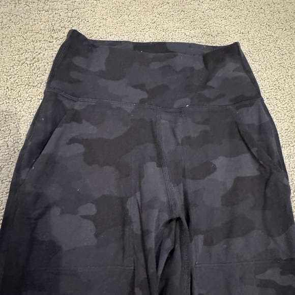 Lululemon Align Jogger Camo Size 0 - 22” inseam - Picture 2 of 4